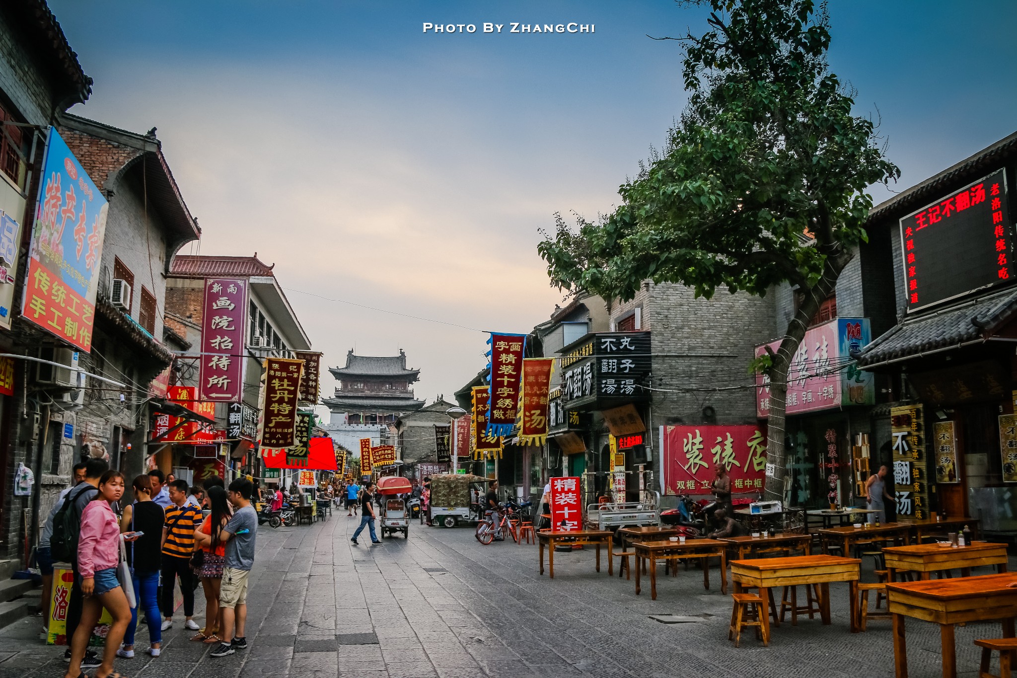 洛陽老街，歷史的印記與文化的繁榮，洛陽老街，歷史印記與文化繁榮的交融