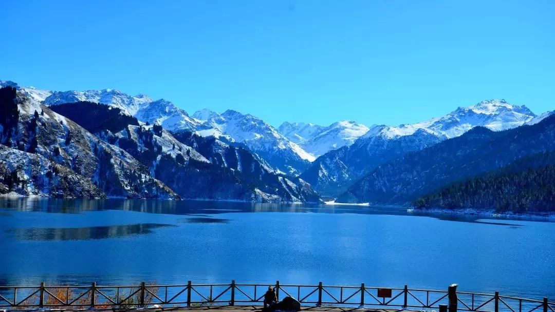 天山天池風(fēng)景名勝區(qū)，自然之美與人文之韻的完美融合，天山天池風(fēng)景名勝區(qū)，自然人文交融之美
