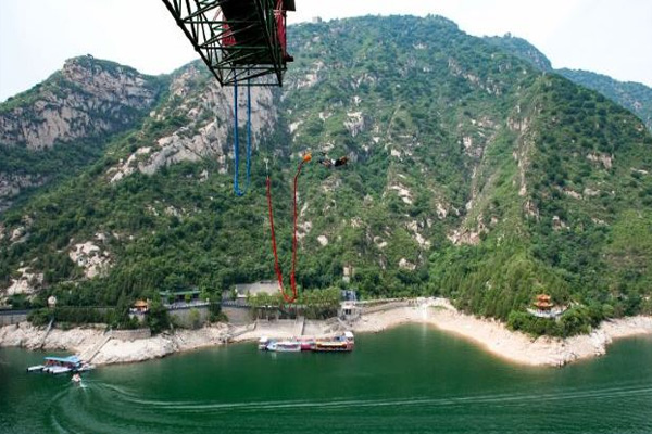 青龍峽蹦極，挑戰(zhàn)極限，體驗(yàn)極致快感，青龍峽蹦極，挑戰(zhàn)極限，暢享極致快感