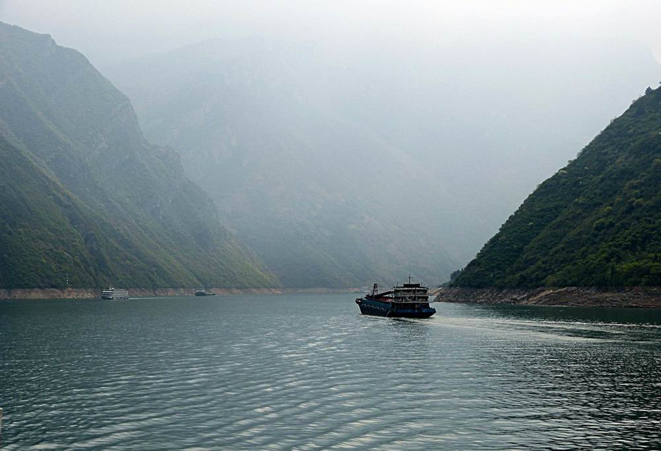 長江三峽圖片，壯美景色盡收眼底，長江三峽壯美景色圖片展，一攬無余的壯麗景色