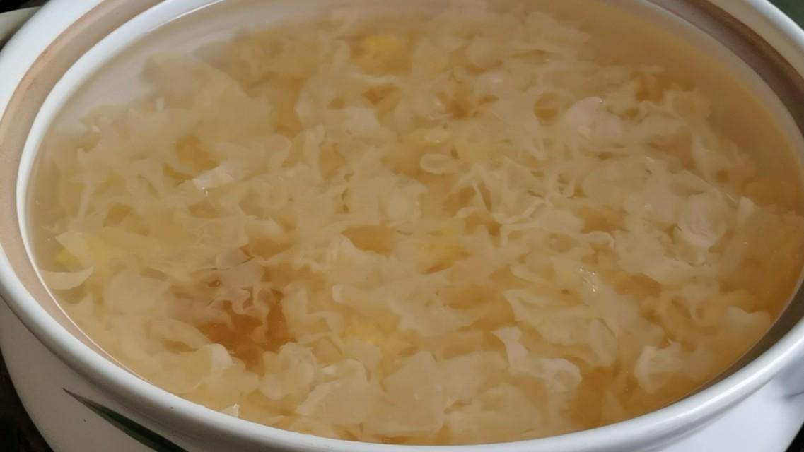 家常美味，蓮子紅棗銀耳湯的做法，家常美味，蓮子紅棗銀耳湯的詳細(xì)做法與技巧