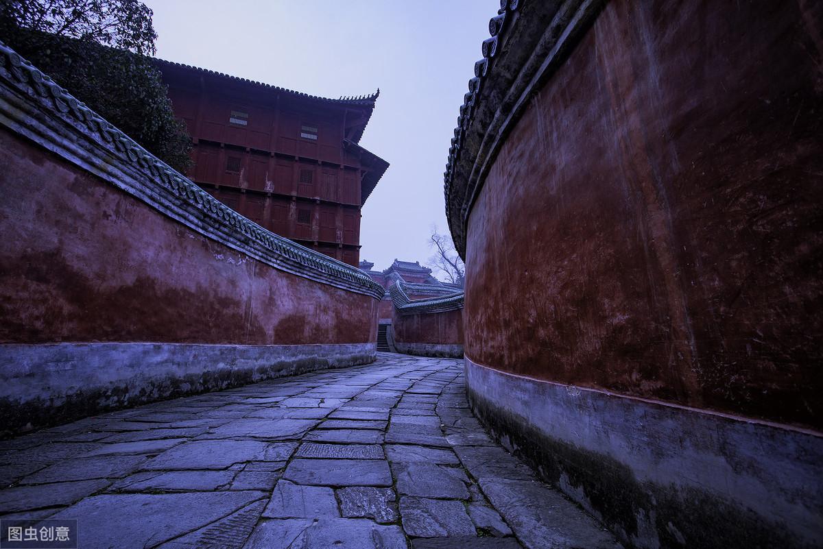 揭秘十三陵為何只開(kāi)了兩個(gè)陵墓，原因深度解析，揭秘十三陵只開(kāi)兩陵之謎，深度探究原因
