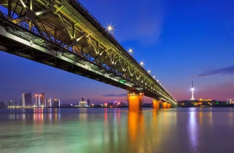 武漢必去三個(gè)地方——探尋千年古都的精華之旅，武漢探秘之旅，三大必去之地，領(lǐng)略千年古都的精華