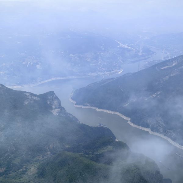 三峽之巔旅游攻略，三峽之巔，登頂探險與絕美風(fēng)光攻略