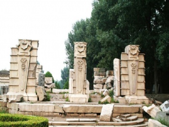 圓明園遺址公園圖片，歷史與藝術(shù)的完美融合，圓明園遺址公園，歷史與藝術(shù)的璀璨交融圖片展示